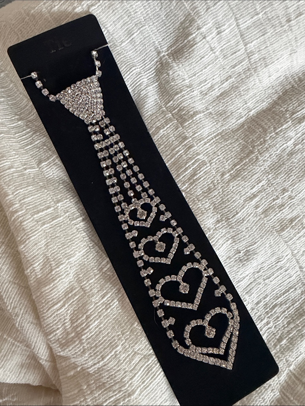 🆕 vintage 2000s Frederick’s of Hollywood crystal rhinestone heart tie / necklace